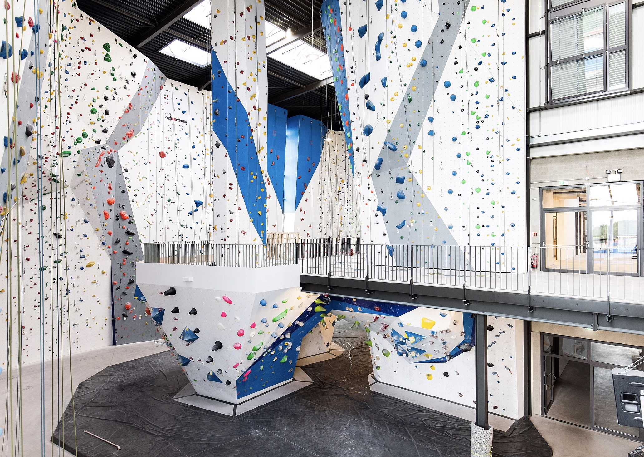 bergstation-hilden-kletter-und-boulderpark-besotel-erkrath-fewo-apartments